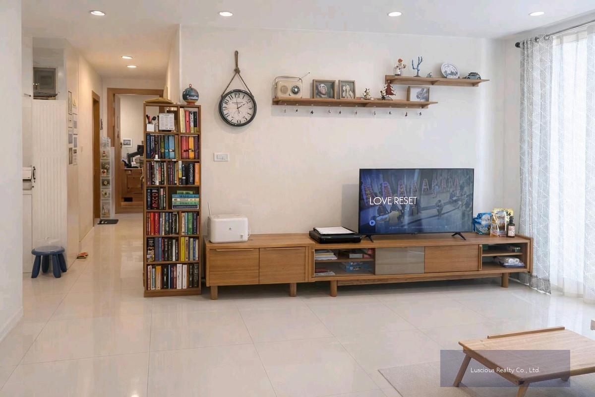 The Clover Thonglor ขาย
For sale 
เดอะโคเวอร์ ทองหล่อ ซ.18  #2ห้องนอน2ห้องน้ำ #ห้องสวย เฟอร์นิเจอร์ครบ วิวไม่บล็อค #คอนโดใกล้BTS