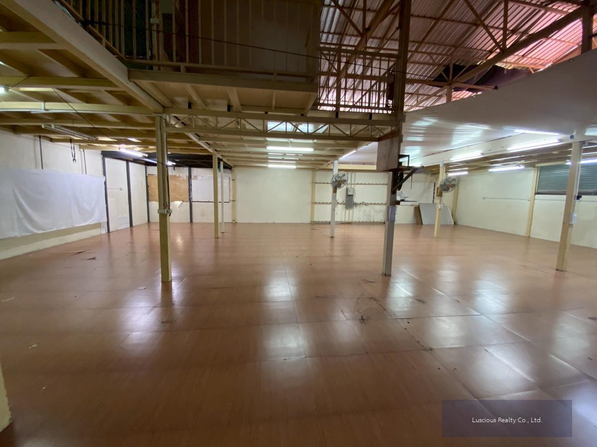 ขายที่ดินพร้อมสิ่งปลูกสร้าง เพชรเกษม 114 ขนาด 261.5 ตารางวา 9.8 ล้าน (ต่อรองได้)