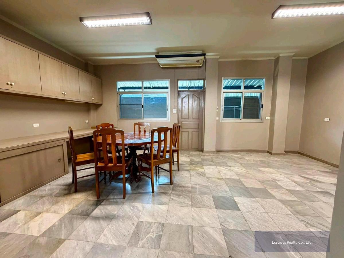 Spacious House for Rent ❤️ Near #BTSPhraKhanong ❤️ 5 minutes walk บ้านให้เช่าใกล้รถไฟฟ้าพระโขนงเดินแค่ 5 นาที