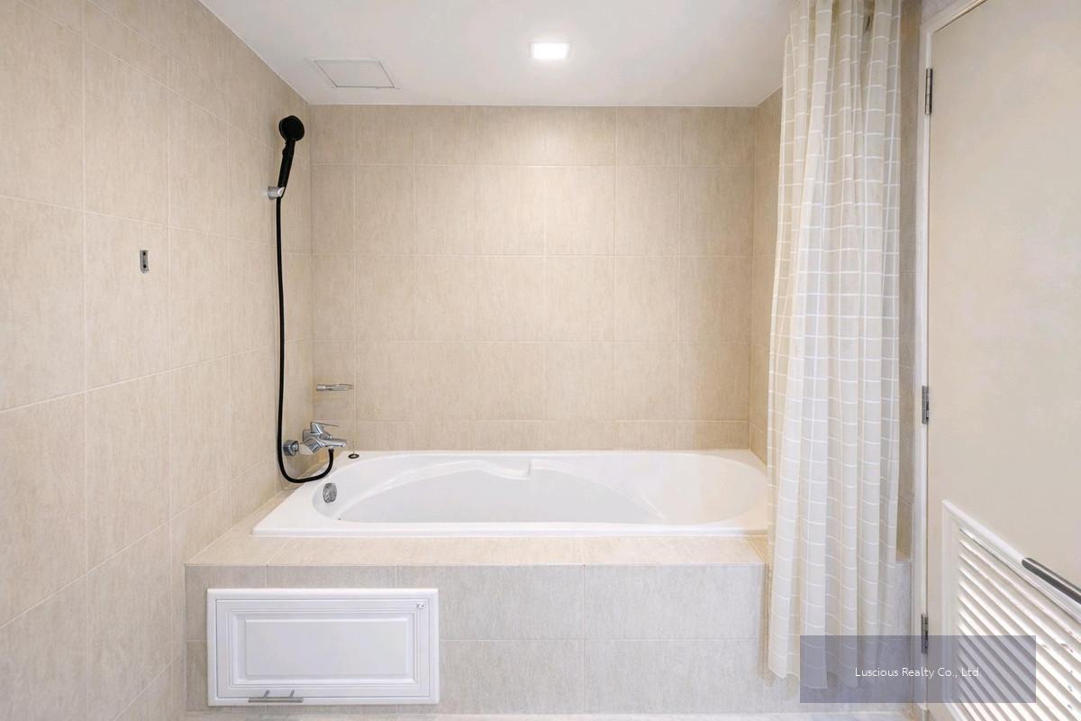 ให้เช่า คอนโด เดอะโคลเวอร์ ทองหล่อ
Condo for Rent in Thonglor