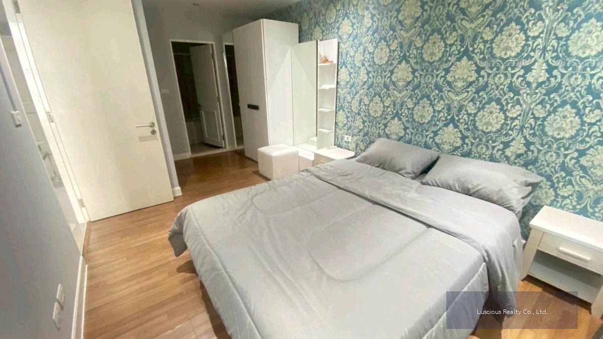 ขายคอนโด เดอะโคลเวอร์ ทองหล่อ
The Clover Thonglor 2.xx ล.เท่านั้น
✅️ Original condition
✅️ Rare item