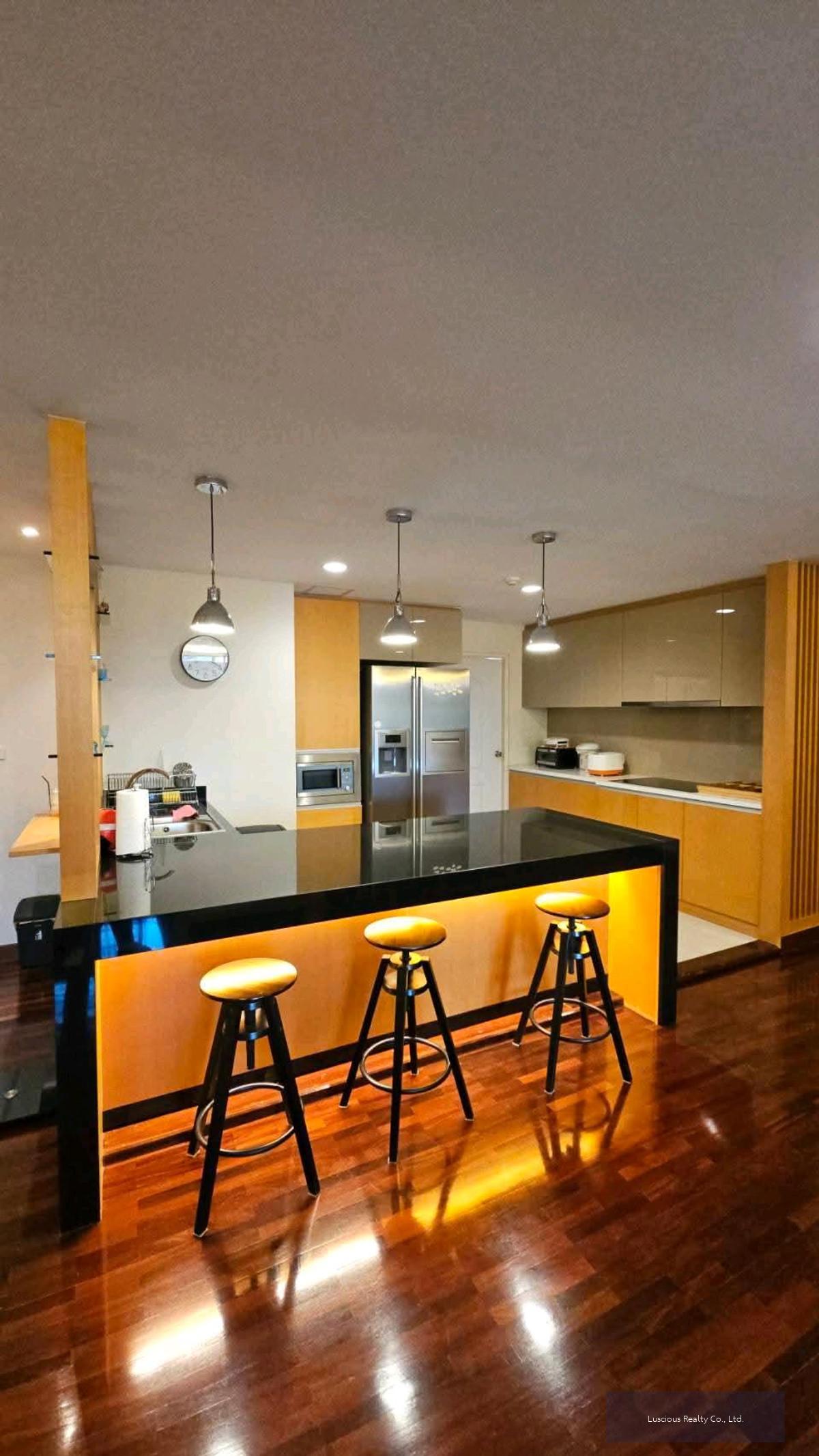 ❤️ ขาย  Big Luxury Condo ทองหล่อ 20 ❤️
FOR SALE – Luxury Condo in Thonglor 20