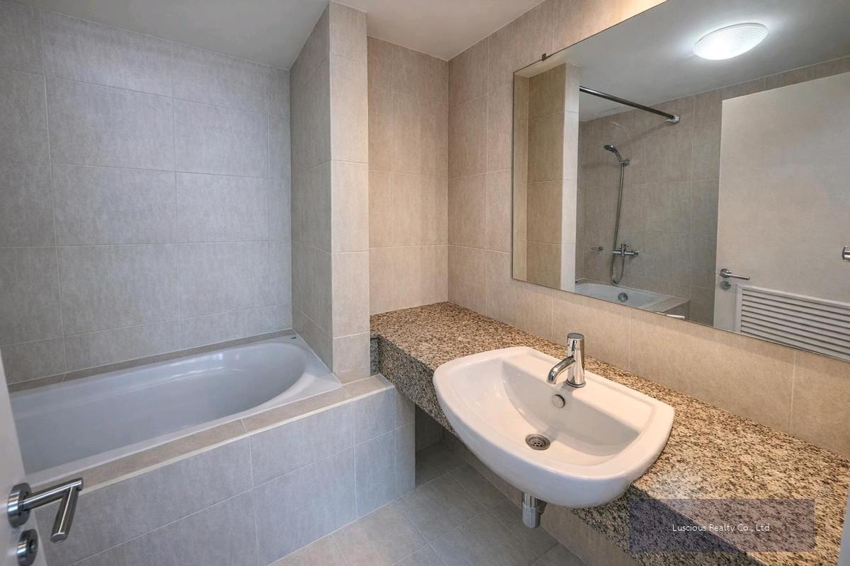 ❤️ ให้เช่า คอนโด เดอะโคลเวอร์ ทองหล่อ
Condo for Rent in Thonglor Rare Item❤️