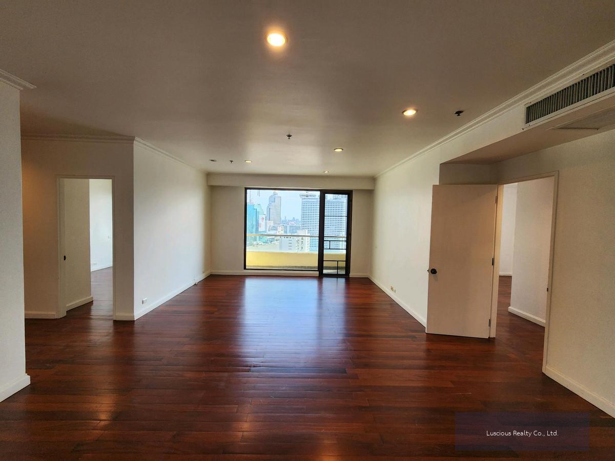 บ้านเจ้าพระยา คอนโดมิเนียม
River View ❤️ Baan Chao Praya Condominium for Rent
Near Icon Siam