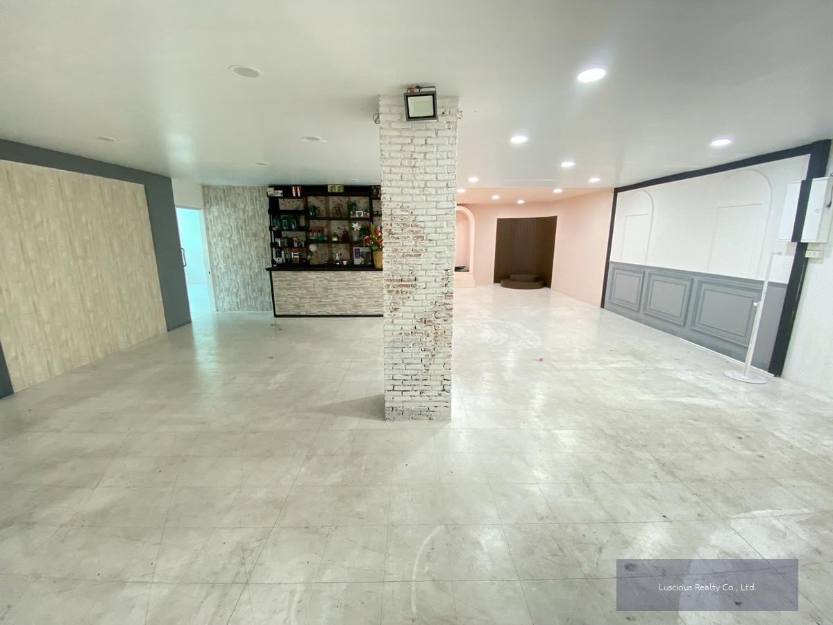 ขายที่ดินพร้อมสิ่งปลูกสร้าง เพชรเกษม 114 ขนาด 261.5 ตารางวา 9.8 ล้าน (ต่อรองได้)