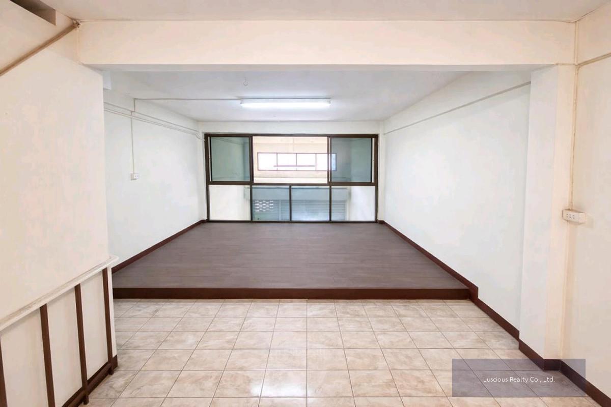 ขายอาคารพาณิชย์ปากซอยเพชรเกษม81 หนองแขม