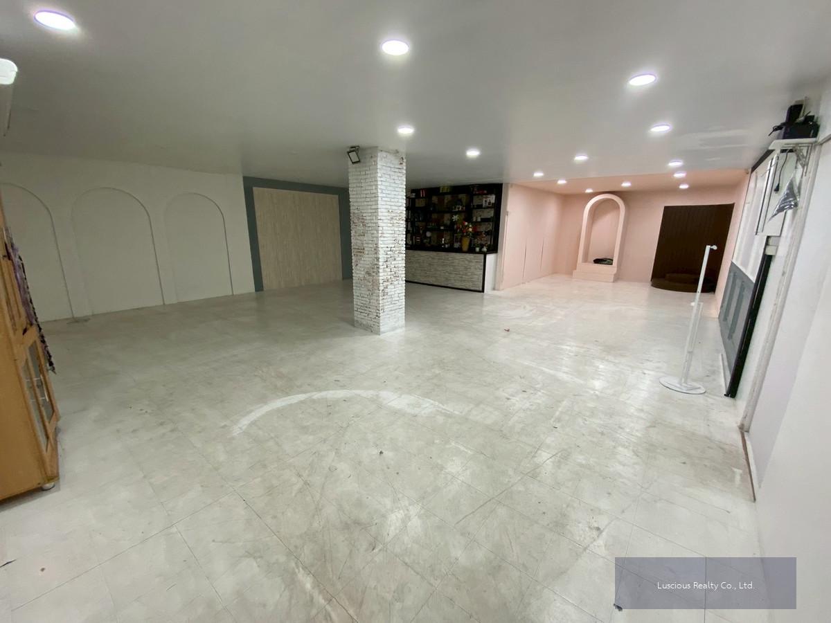 ขายที่ดินพร้อมสิ่งปลูกสร้าง เพชรเกษม 114 ขนาด 261.5 ตารางวา 9.8 ล้าน (ต่อรองได้)