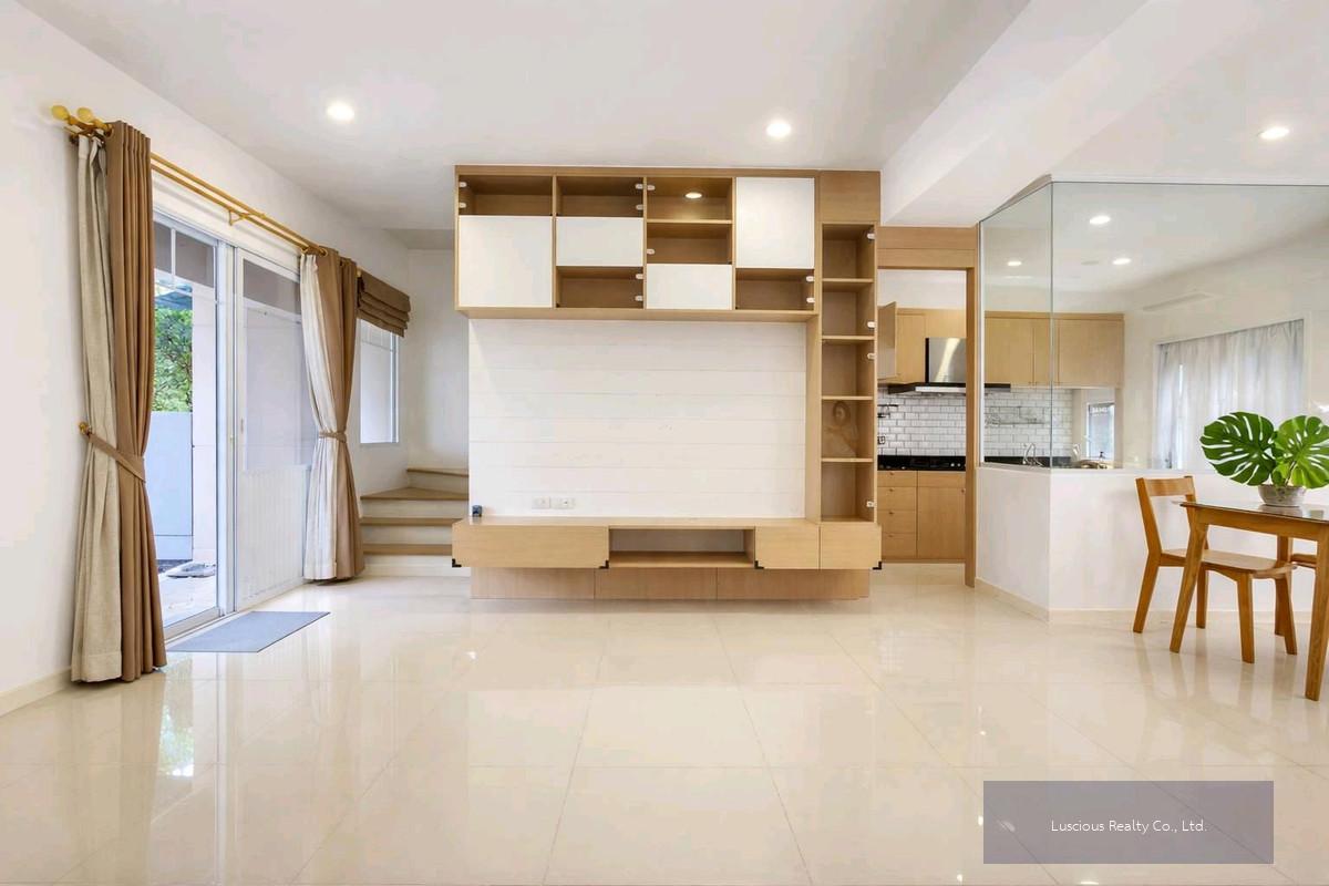 ขาย บ้าน Indy 3 Bangna-Km 7 : อินดี้ 3 บางนา-กม.7 ทาวน์เฮ้าส์ 🎯โซนด้านหน้าติดสวนส่วนกลาง