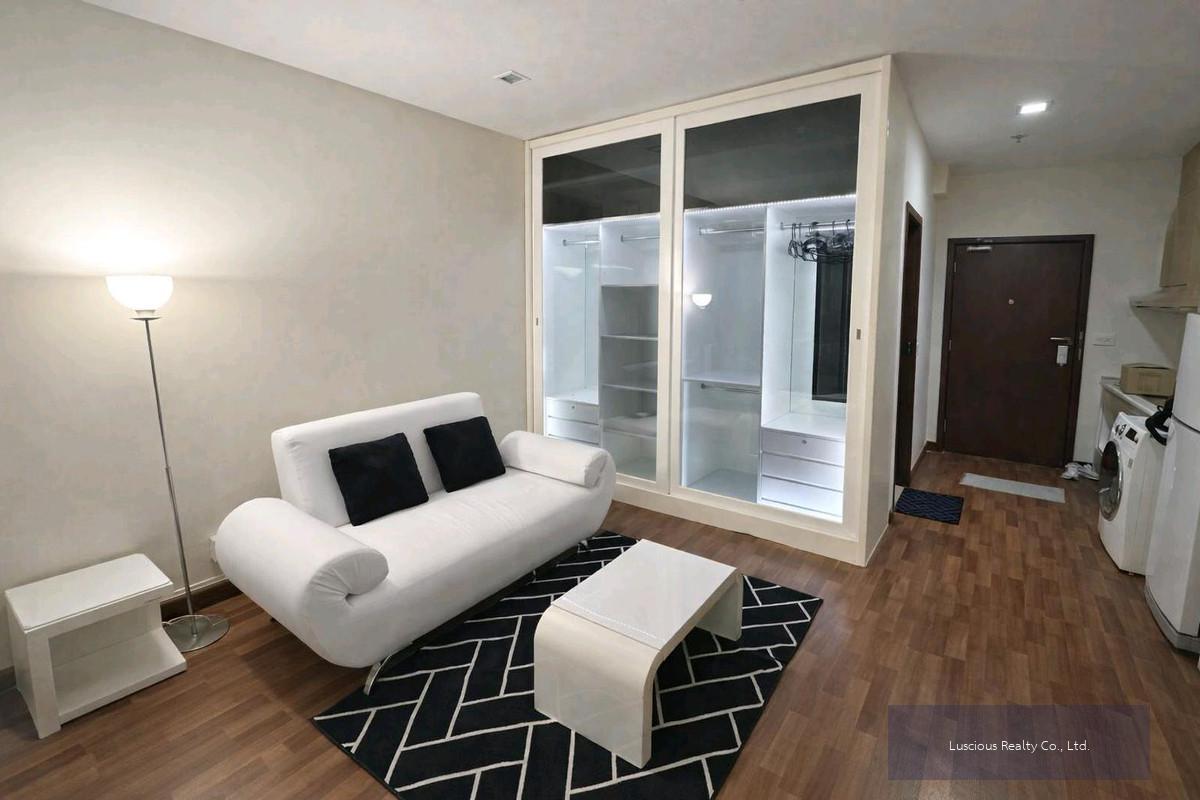 Le Luk Condominium : เลอ ลักซ์ คอนโดมิเนียม
For rent Near BTS Phra Khaning ✅️ 5 minutes walk