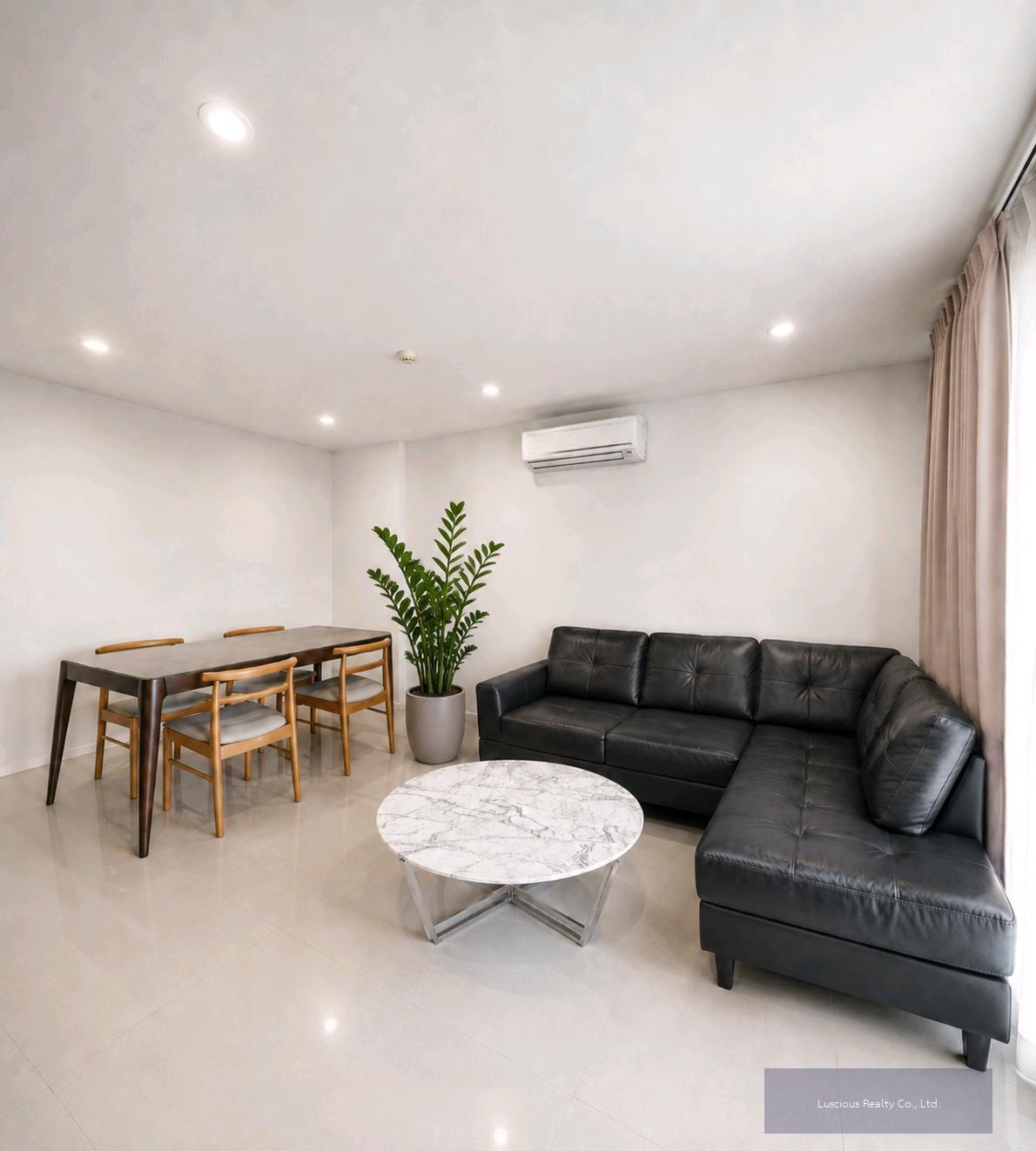❤️ 2 bed condo best deal ❤️
The Clover Thonglor คอนโดให้เช่า
กลาง ทองหล่อ สุขุมวิท 55
Condo for Rent