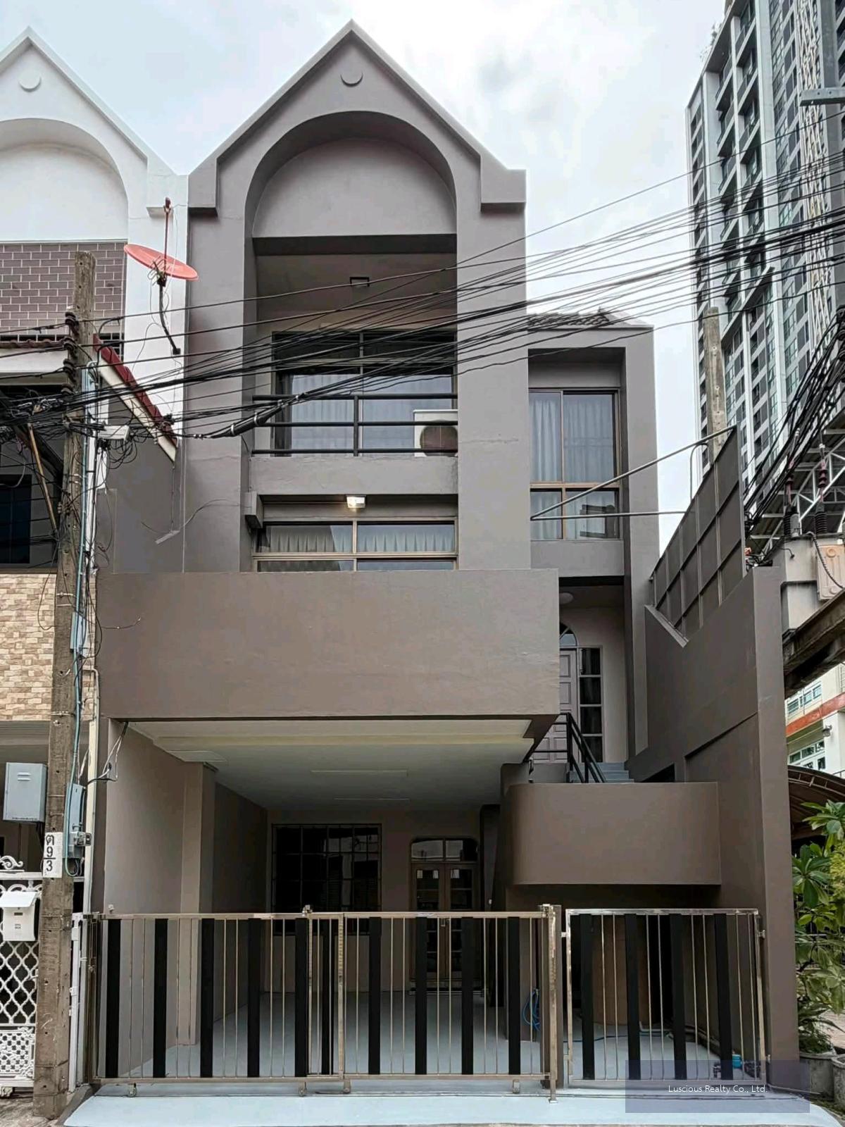 Spacious House for Rent ❤️ Near #BTSPhraKhanong ❤️ 5 minutes walk บ้านให้เช่าใกล้รถไฟฟ้าพระโขนงเดินแค่ 5 นาที