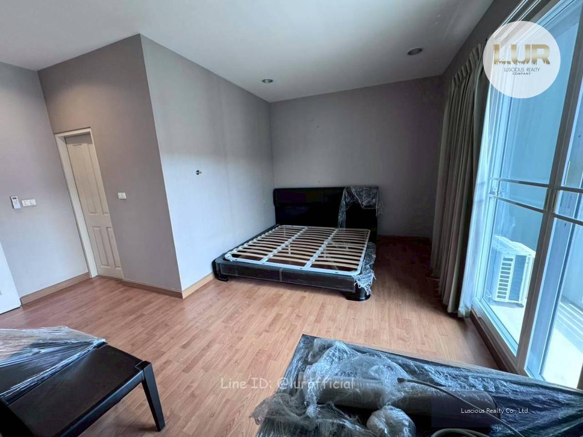 ขายบ้านทาวน์โฮม 3 ชั้น Baan Klang Muang S-Sense Srinakarin  ขนาด 20 ตรว. พื้นที่ใช้สอย 164 ตรม.