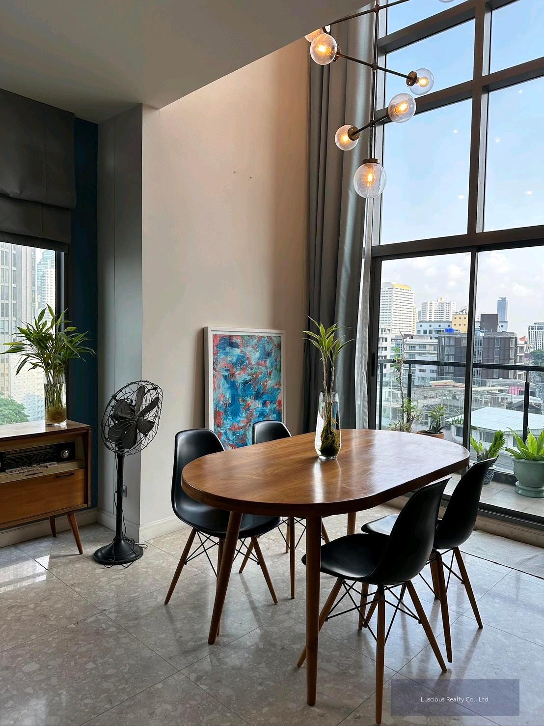 The Crest Sukhumvit 34 (เดอะ เครสท์ สุขุมวิท 34) Duplex Condo