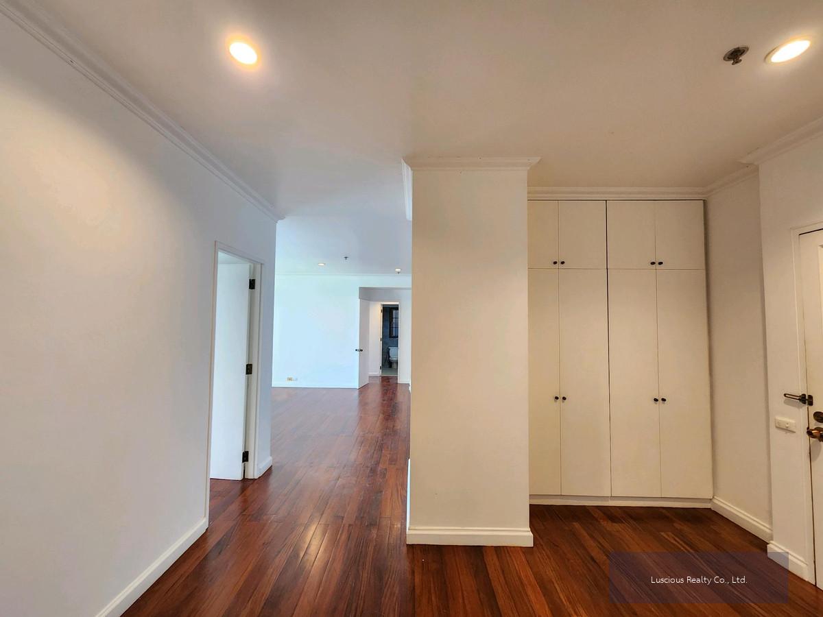 บ้านเจ้าพระยา คอนโดมิเนียม
River View ❤️ Baan Chao Praya Condominium for Rent
Near Icon Siam