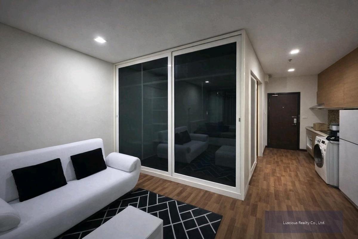 Le Luk Condominium : เลอ ลักซ์ คอนโดมิเนียม
For rent Near BTS Phra Khaning ✅️ 5 minutes walk
