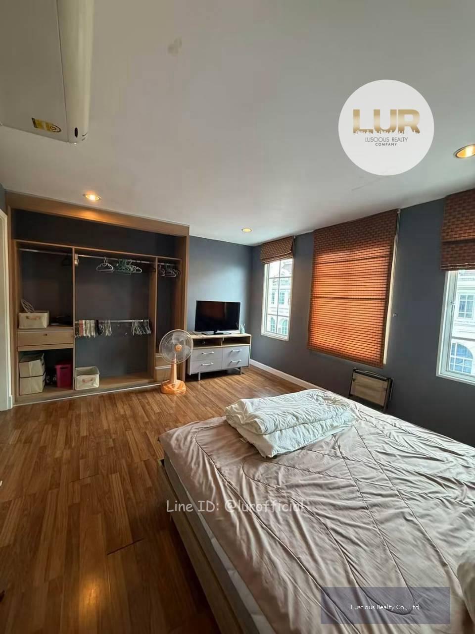 For Rent บ้านทาวน์เฮ้าส์ 3 ชั้น สามารถเปิดเป็น Home Office ได้ | Plus City Park Rama 9 - Hua Mark