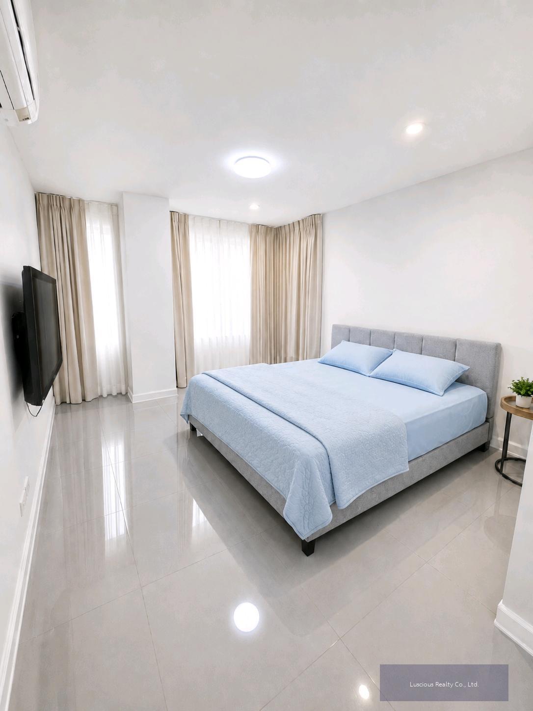 ❤️ 2 bed condo best deal ❤️
The Clover Thonglor คอนโดให้เช่า
กลาง ทองหล่อ สุขุมวิท 55
Condo for Rent