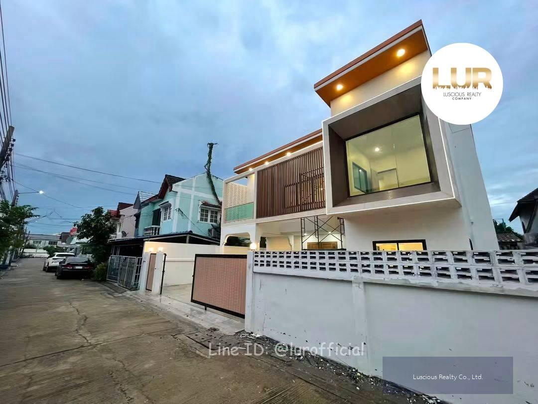 ขายบ้านเดี่ยวซอยลาดพร้าว 87  รีโนเวทใหม่ ทำเลศักยภาพ เดินทางสะดวก ใกล้ทางด่วนและแหล่งชุมชน