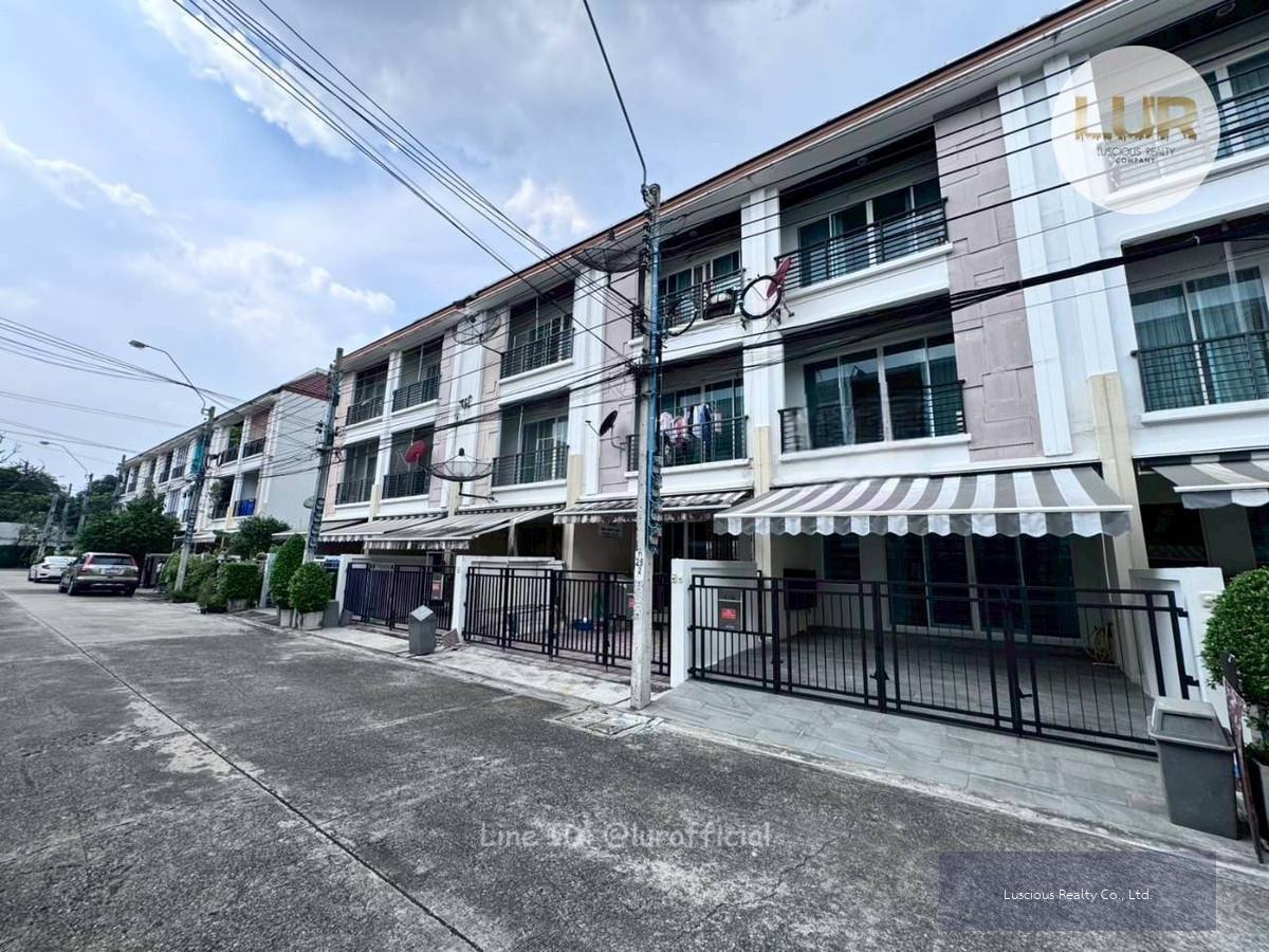 ขายบ้านทาวน์โฮม 3 ชั้น Baan Klang Muang S-Sense Srinakarin  ขนาด 20 ตรว. พื้นที่ใช้สอย 164 ตรม.